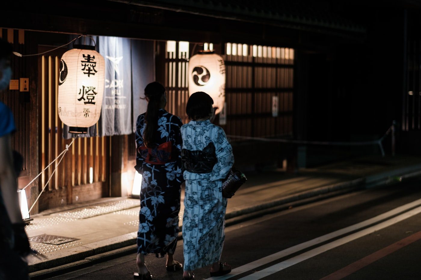 The narrow lantern-lit Pontochō alley in the evening