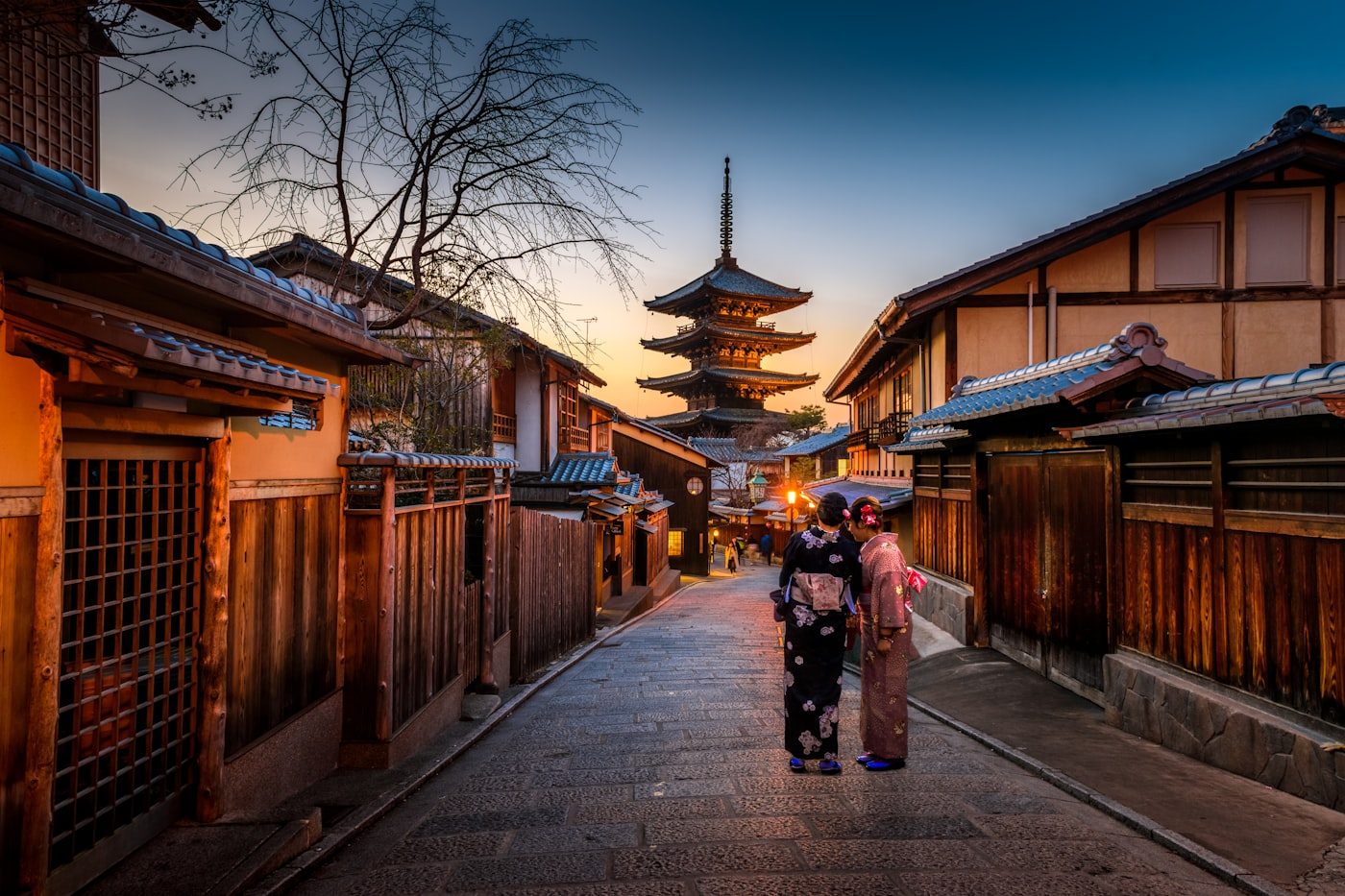 The Yasaka Pagoda above the historic Sannenzaka street
